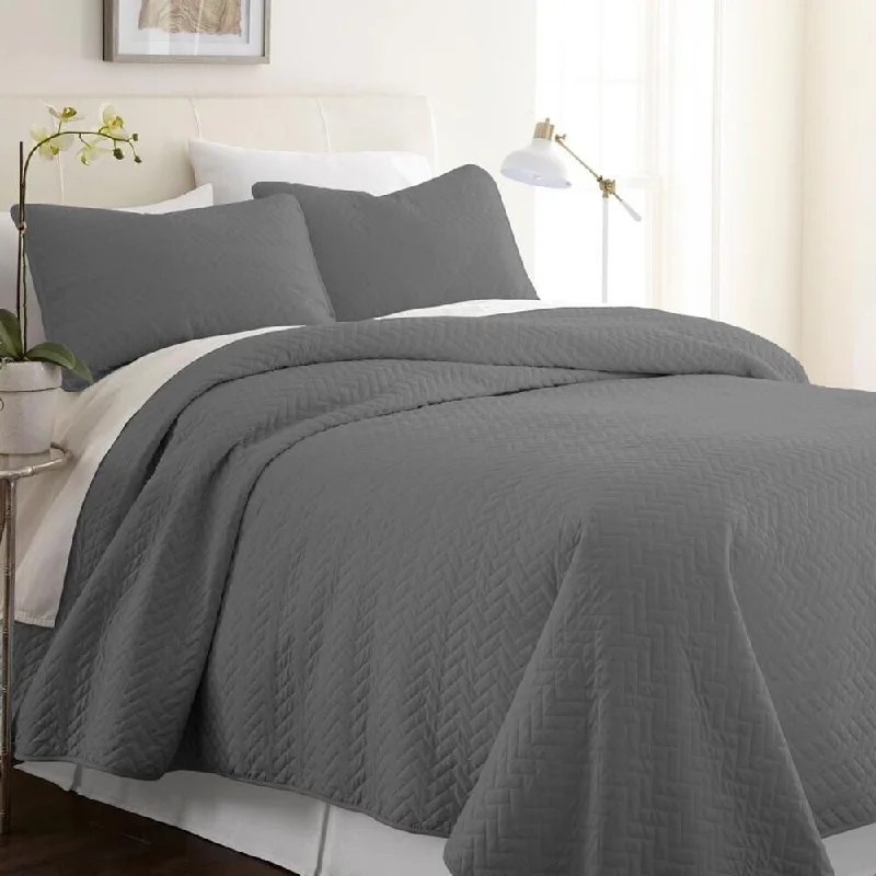Acrylic blankets for a soft and affordable alternative3pc King/Cal King Quilted Coverlet Set Softest Herring Gray Acrylic blankets for a soft and affordable alternative3pc King/Cal King Quilted Coverlet Set Softest Herring Gray