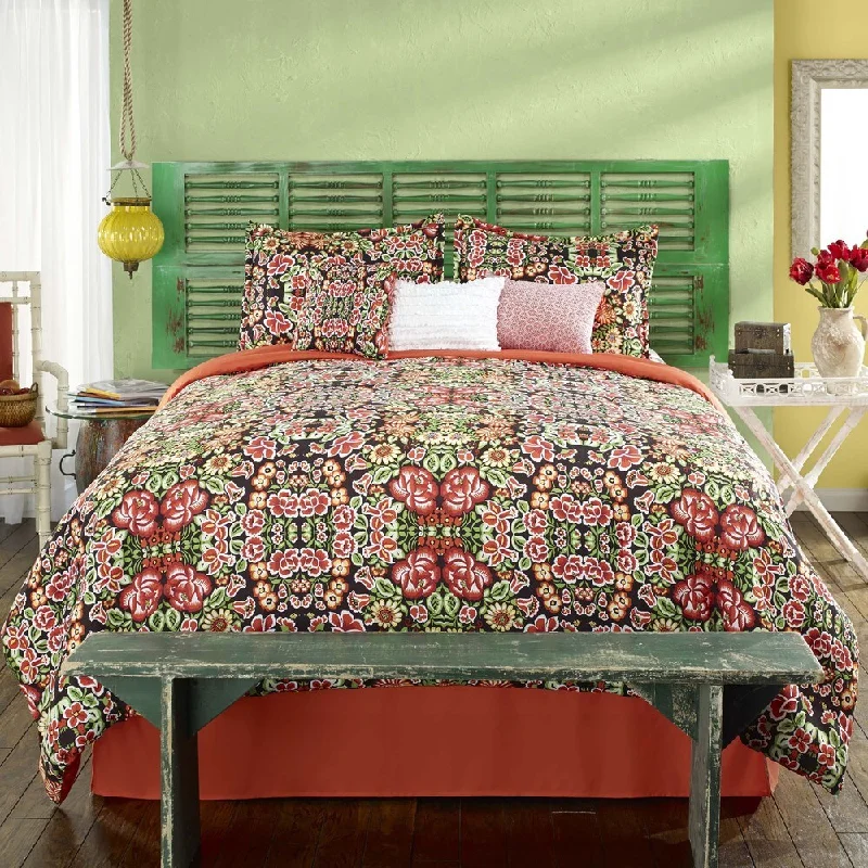 Goose down comforters known for their superior quality and insulationCasa Mia Morelia 7-piece Comforter Set