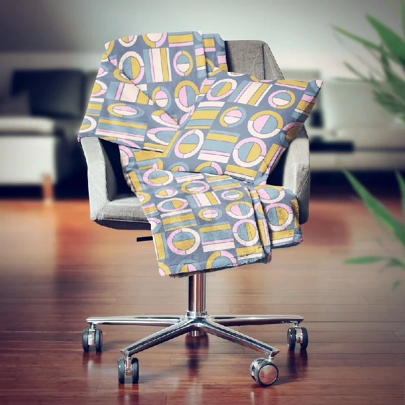 Bamboo fiber blankets with natural antibacterial propertiesDesignart' Retro Circular Design I' Modern Throw Blanket - 71x59 Bamboo fiber blankets with natural antibacterial propertiesDesignart' Retro Circular Design I' Modern Throw Blanket - 71x59