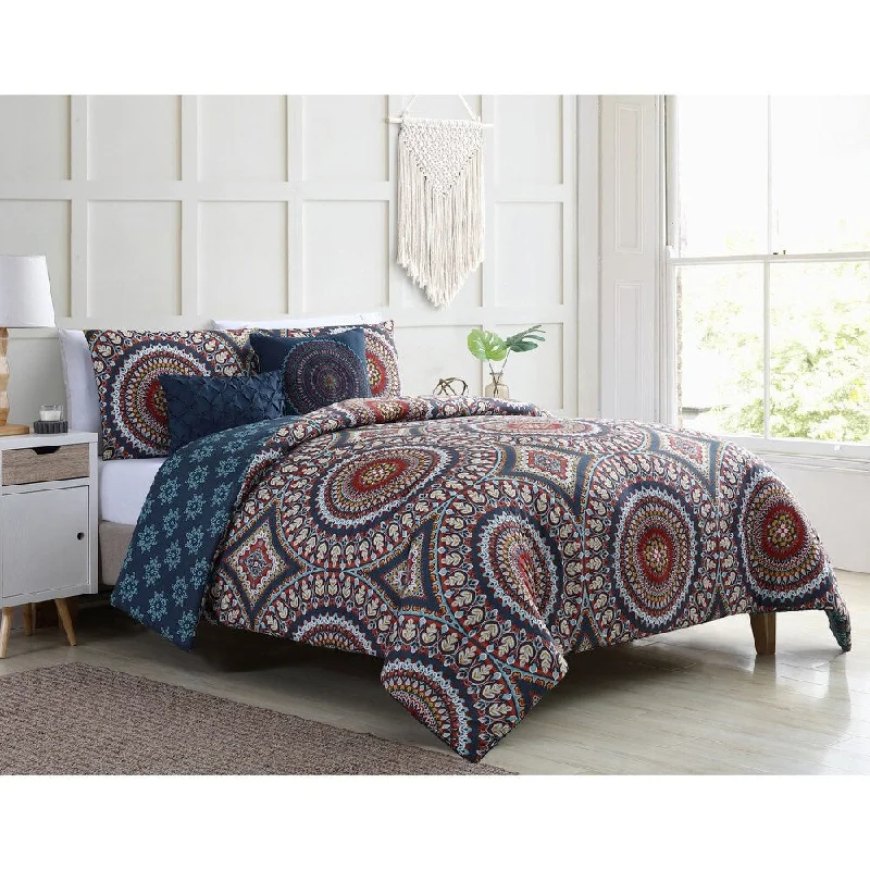 Silk - filled comforters for a luxurious and smooth touchVCNY Home Compton Medallion Reversible Comforter Set