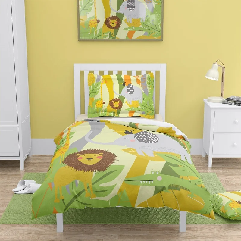 Bamboo - fiber - filled comforters with antibacterial and breathable qualitiesLaural Home Jungle Pals Green Comforter Bamboo - fiber - filled comforters with antibacterial and breathable qualitiesLaural Home Jungle Pals Green Comforter