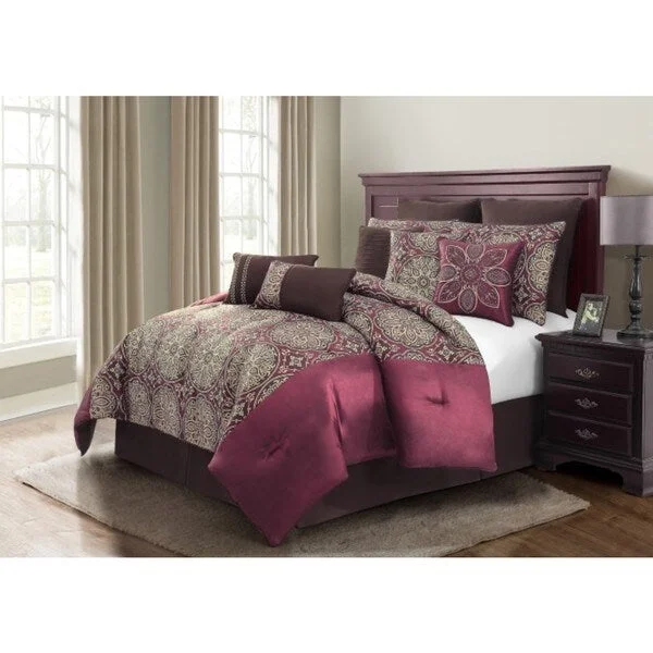 Silk - filled comforters for a luxurious and smooth touchVCNY Vienna Comforter Set