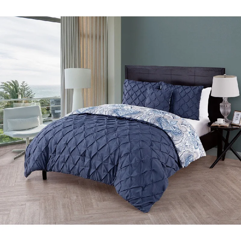 Latex - filled comforters with a bouncy texture and good supportVCNY Maison Reversible Comforter Set
