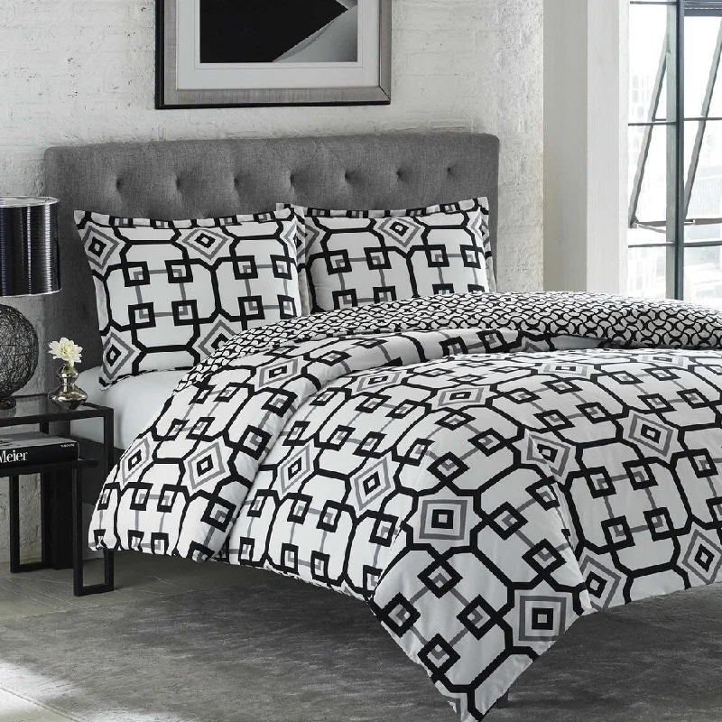 Goose down comforters known for their superior quality and insulationAdrienne Vittadini Cathi Comforter Set