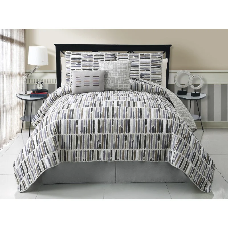 Down - filled comforters for supreme warmth and lightnessVCNY Fiore Geometric Reversible 5-piece Comforter Set