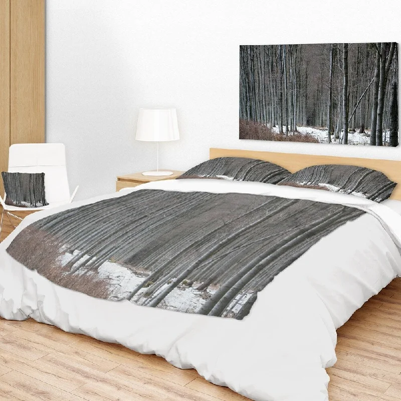 Mohair blankets with a unique sheen and softnessDesignart 'Winter Forest with Thick Trees' Forest Throw Blanket Mohair blankets with a unique sheen and softnessDesignart 'Winter Forest with Thick Trees' Forest Throw Blanket
