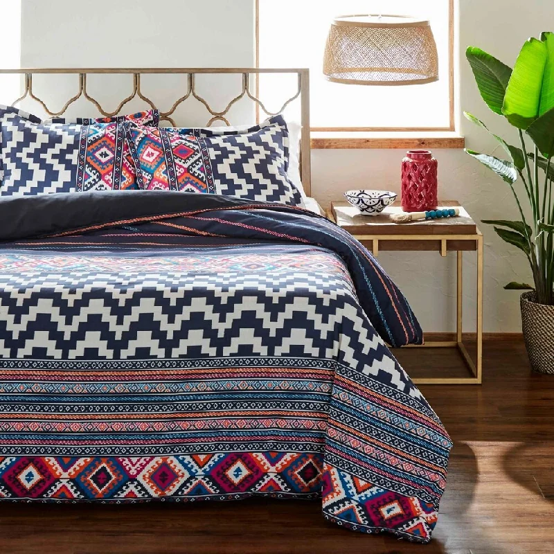 Goose down comforters known for their superior quality and insulationAzalea Skye Kilim Comforter Set