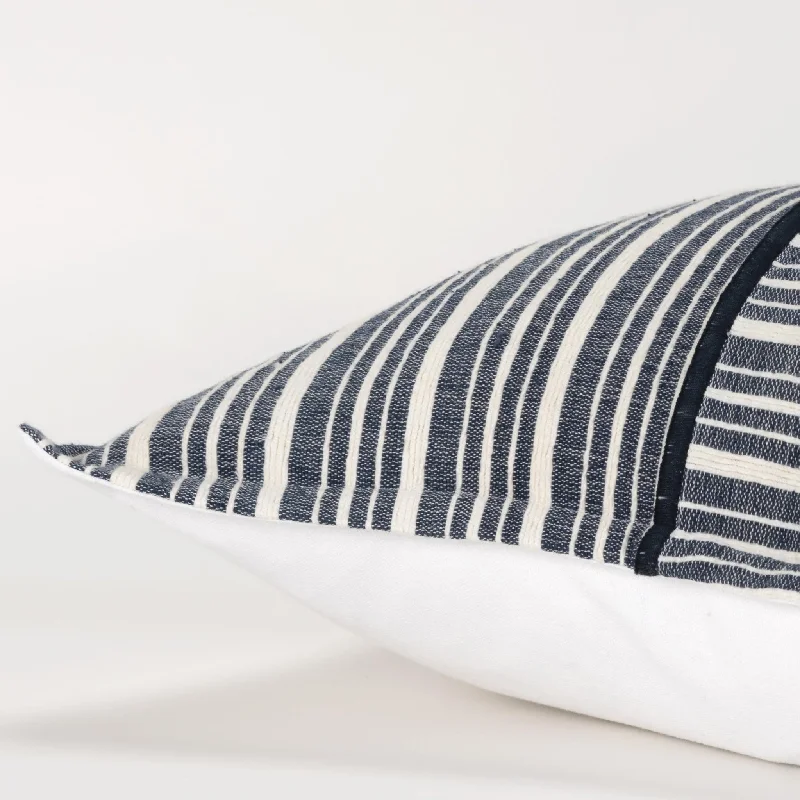Hypoallergenic Pillows for Allergy Sufferers20" Blue and White Cotton Pillow With Embroidery Edges
