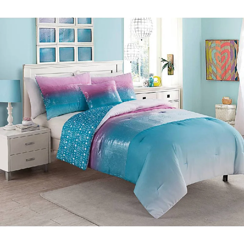 Duck down comforters with a softer feel and good warmth retentionVCNY Savanah Comforter Set