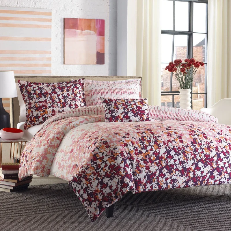 Duck down comforters with a softer feel and good warmth retentionCity Scene Forget Me Not 4-piece Comforter Set with Bonus Decorative Pillow