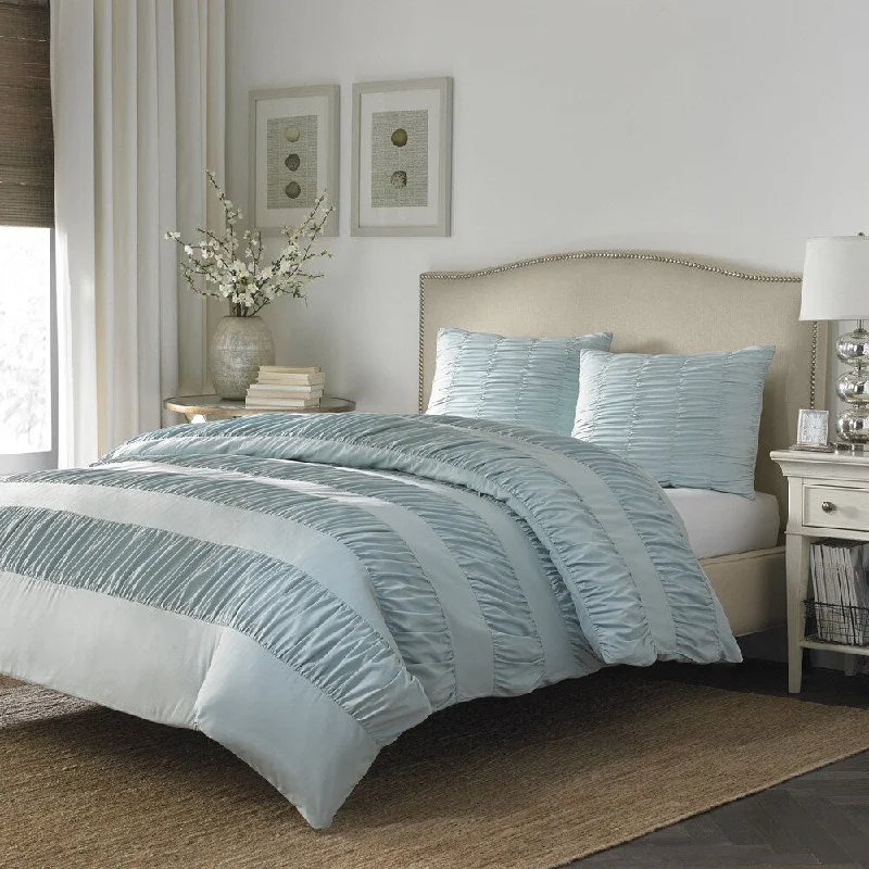 Down - filled comforters for supreme warmth and lightnessStone Cottage Gabriella Azure 3-piece Comforter Set