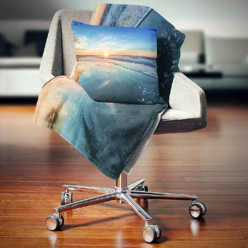 Bamboo fiber blankets with natural antibacterial propertiesDesignart 'Blue Seashore with Distant Sunset' Seascape Throw Blanket Bamboo fiber blankets with natural antibacterial propertiesDesignart 'Blue Seashore with Distant Sunset' Seascape Throw Blanket
