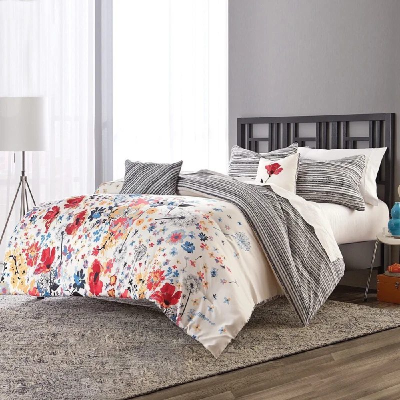 Cotton - filled comforters for a breathable and natural sleep experienceVCNY Helena 5-piece Comforter Set