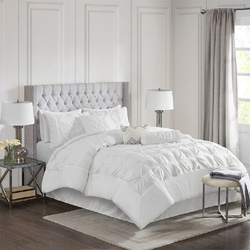 Chenille blankets with a thick and fuzzy texture7pc Queen Size Embroidery Tufted Comforter Set White Chenille blankets with a thick and fuzzy texture7pc Queen Size Embroidery Tufted Comforter Set White