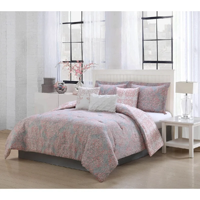 Latex - filled comforters with a bouncy texture and good supportStudio 17 Magic Reversible 7-Piece Comforter Set Latex - filled comforters with a bouncy texture and good supportStudio 17 Magic Reversible 7-Piece Comforter Set