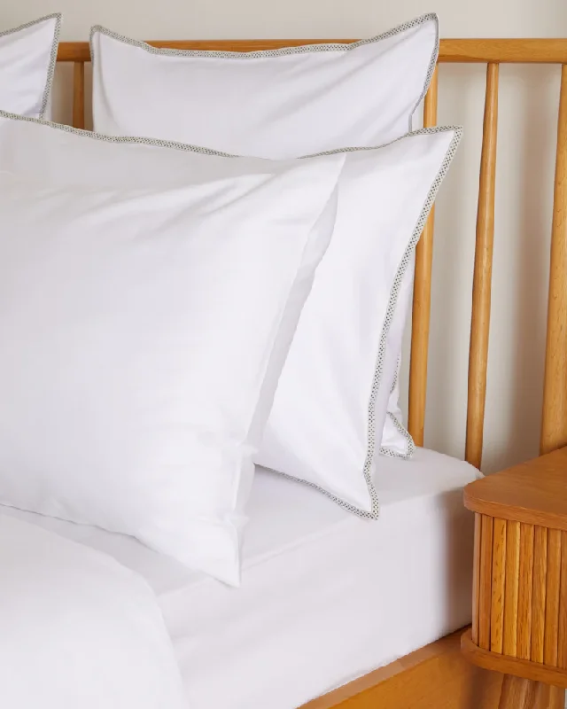 Chenille blankets with a thick and fuzzy textureWhite Sateen Pillowcase Set