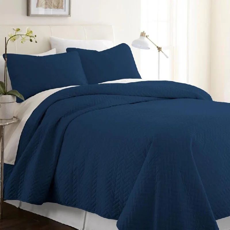 Recycled polyester blankets for an eco - conscious option3pc King/Cal King Quilted Coverlet Set Softest Herring Navy Recycled polyester blankets for an eco - conscious option3pc King/Cal King Quilted Coverlet Set Softest Herring Navy