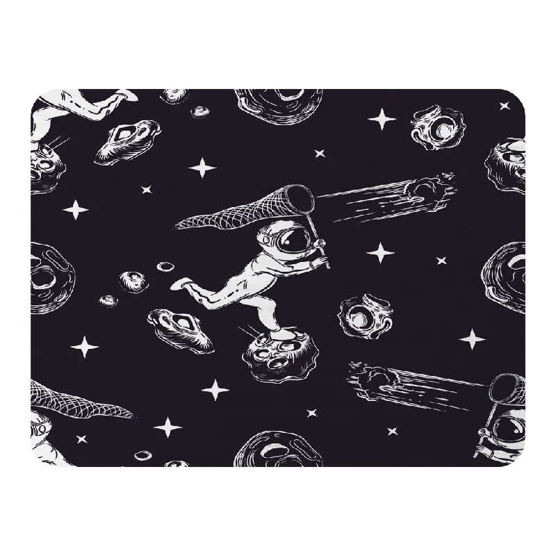 Queen - size blankets for standard - sized bedsAstronaut catches a comet (Blanket)