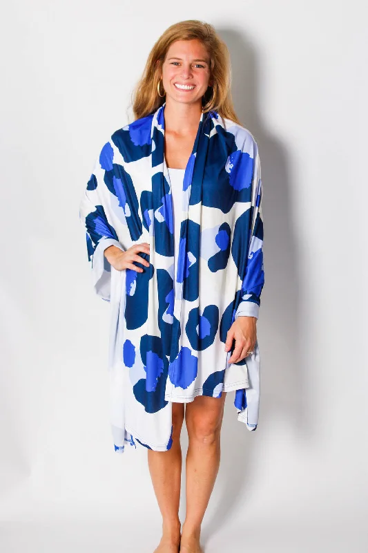 Queen - size blankets for standard - sized bedsBlue Gameday Cheetah Blanket
