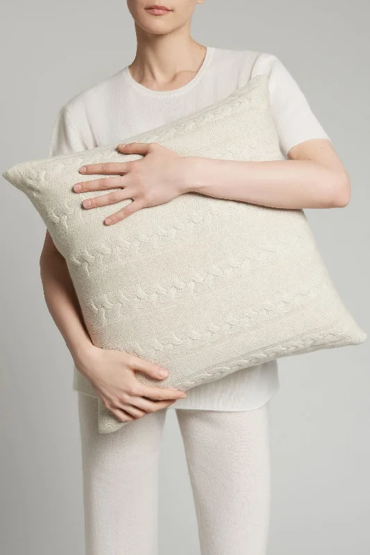 Acrylic blankets for a soft and affordable alternativeCABLE PILLOW