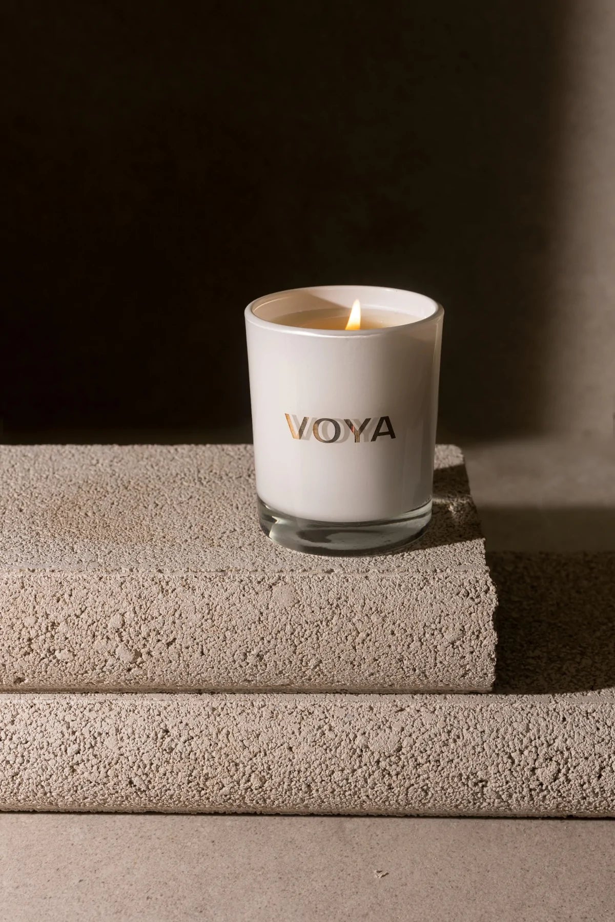 Recycled polyester blankets for an eco - conscious optionVoya Eucalyptus, Rosemary & Lime Luxury Scented Candle