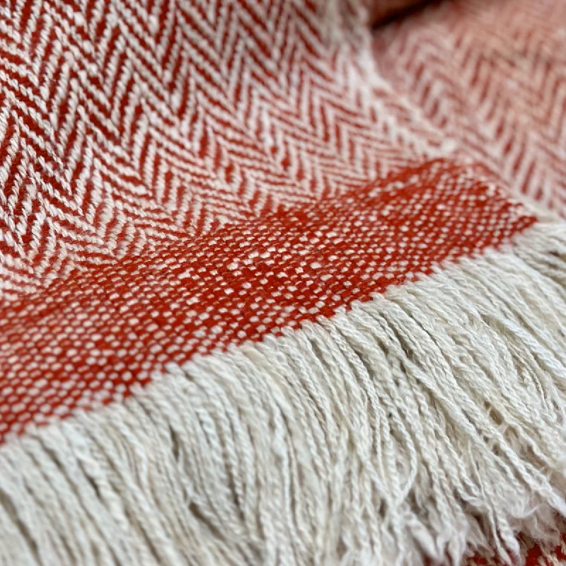 Linen blankets with a rustic and textured lookCashmere Throw in Herringbone - Orange Red & White Linen blankets with a rustic and textured lookCashmere Throw in Herringbone - Orange Red & White