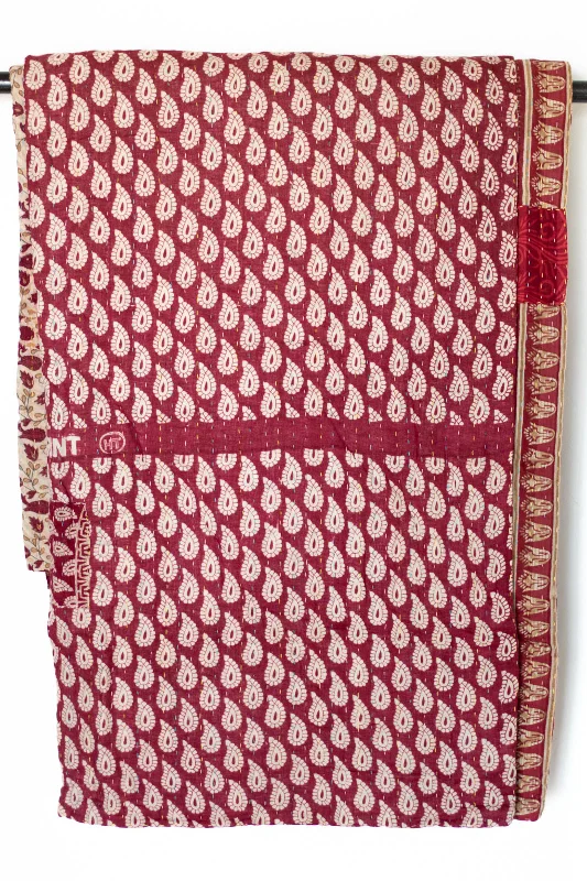 Silk blankets with a smooth and elegant touchChampion No. 4 Large Kantha Throw