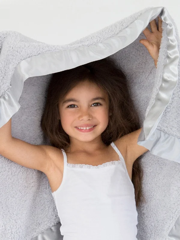 Silk blankets with a smooth and elegant touchChenille Baby Blanket