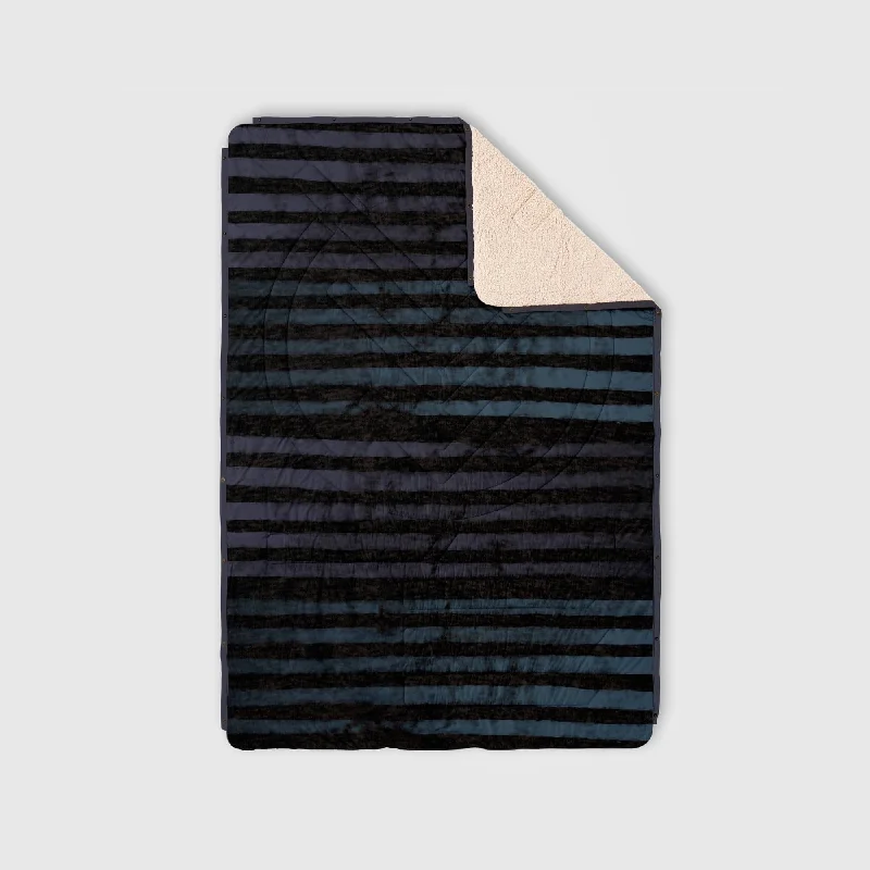 Recycled polyester blankets for an eco - conscious optionVOITED CloudTouch® Indoor/Outdoor Camping Blanket - Bamboo