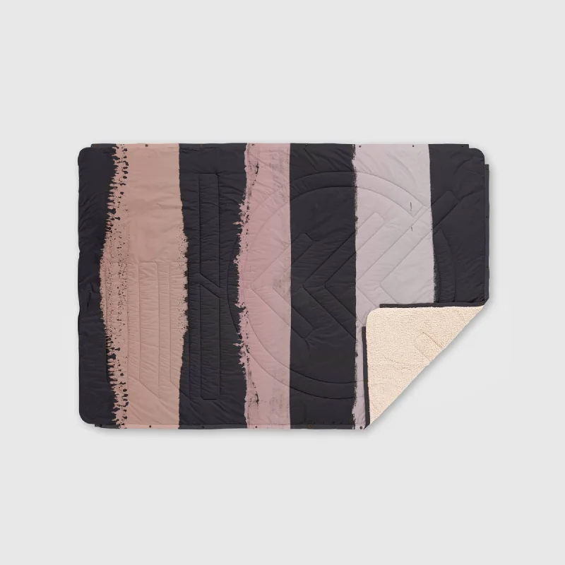 Recycled polyester blankets for an eco - conscious optionVOITED CloudTouch® Indoor/Outdoor Camping Blanket - Safari Recycled polyester blankets for an eco - conscious optionVOITED CloudTouch® Indoor/Outdoor Camping Blanket - Safari