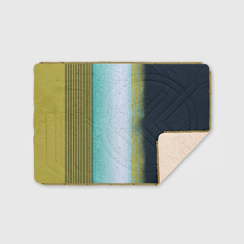 Acrylic blankets for a soft and affordable alternativeVOITED CloudTouch® Indoor/Outdoor Camping Blanket - Woodspray Acrylic blankets for a soft and affordable alternativeVOITED CloudTouch® Indoor/Outdoor Camping Blanket - Woodspray