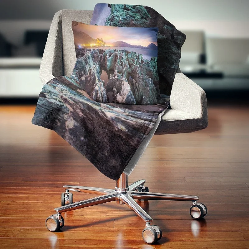 King - size blankets to cover large beds comfortablyDesignart 'Beautiful Night View of Coast' Landscape Fleece Throw Blanket King - size blankets to cover large beds comfortablyDesignart 'Beautiful Night View of Coast' Landscape Fleece Throw Blanket