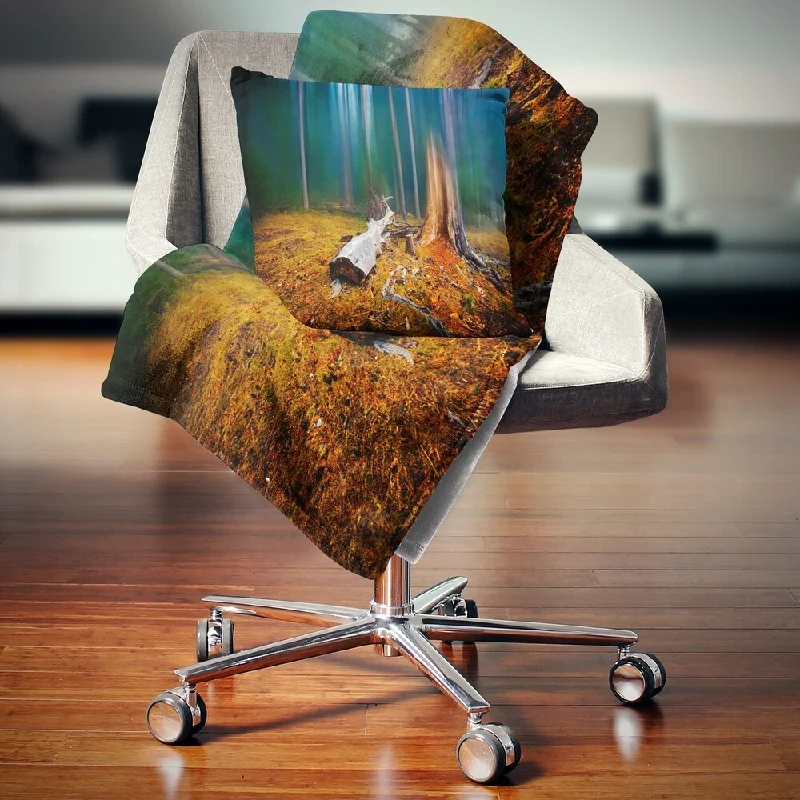 Bamboo fiber blankets with natural antibacterial propertiesDesignart 'Blue Forest on Foggy Morning' Landscape Fleece Throw Blanket Bamboo fiber blankets with natural antibacterial propertiesDesignart 'Blue Forest on Foggy Morning' Landscape Fleece Throw Blanket