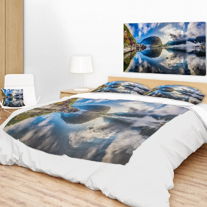 Wool blankets with natural warmth and insulationDesignart 'Foggy Alpine Village Panorama' Landscape Fleece Throw Blanket Wool blankets with natural warmth and insulationDesignart 'Foggy Alpine Village Panorama' Landscape Fleece Throw Blanket