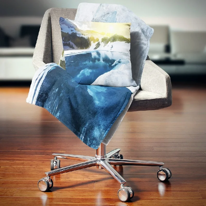 Cashmere blankets for ultimate softness and luxuryDesignart 'Large Blue High Mountains Lake' Landscape Fleece Throw Blanket Cashmere blankets for ultimate softness and luxuryDesignart 'Large Blue High Mountains Lake' Landscape Fleece Throw Blanket