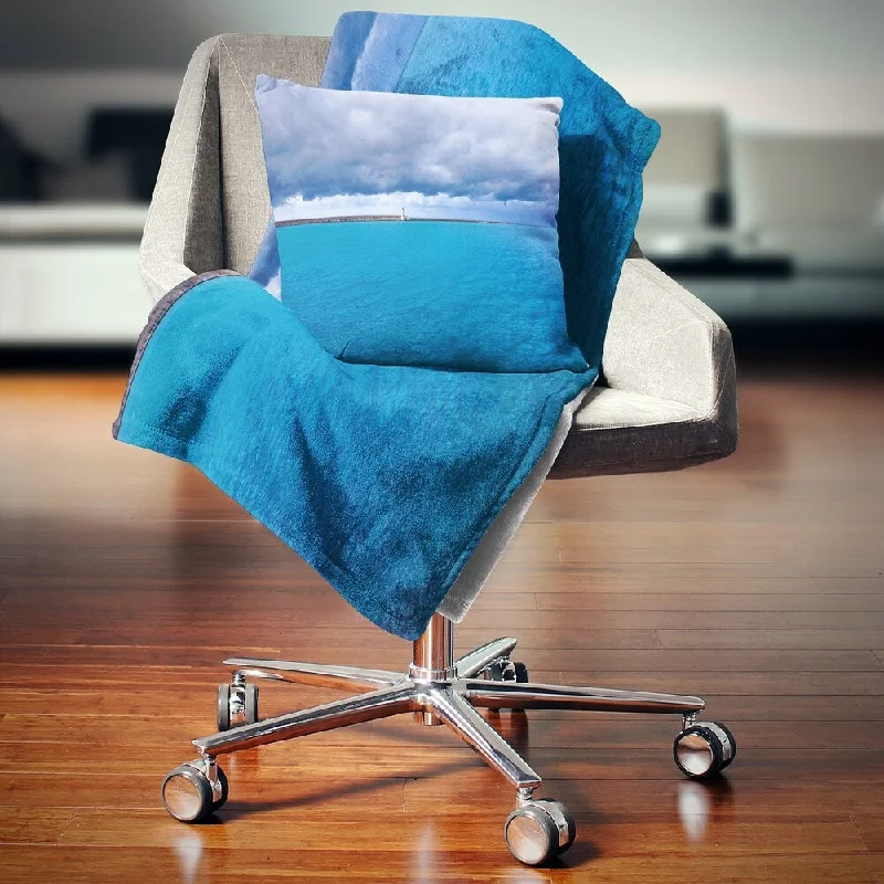 Alpaca wool blankets for a hypoallergenic and warm optionDesignart 'Livorno Port Lighthouse' Seascape Throw Blanket Alpaca wool blankets for a hypoallergenic and warm optionDesignart 'Livorno Port Lighthouse' Seascape Throw Blanket