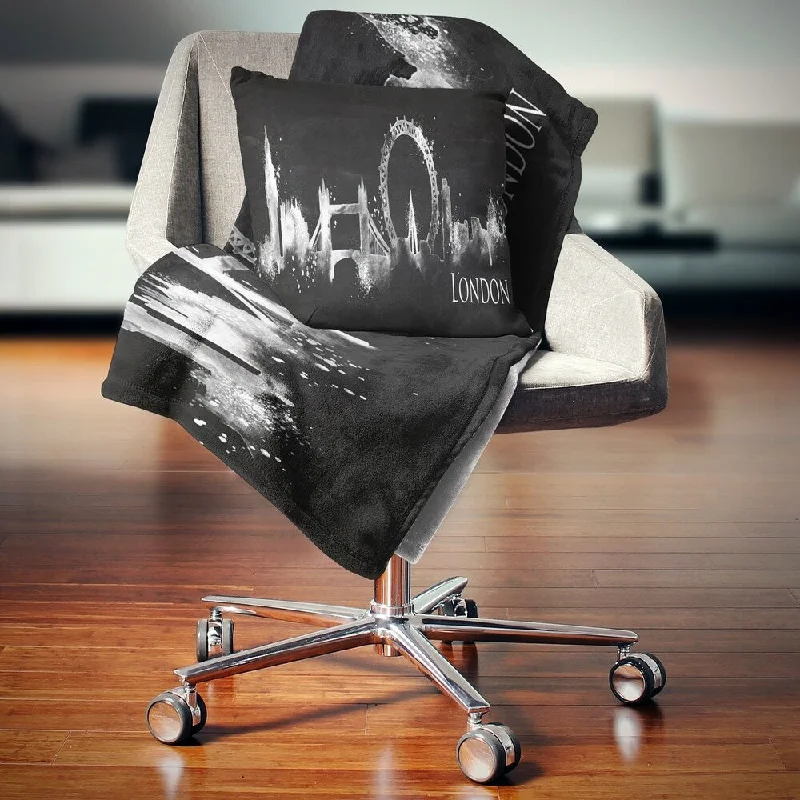Bamboo fiber blankets with natural antibacterial propertiesDesignart 'London Dark Silhouette' Cityscape Painting Throw Blanket Bamboo fiber blankets with natural antibacterial propertiesDesignart 'London Dark Silhouette' Cityscape Painting Throw Blanket