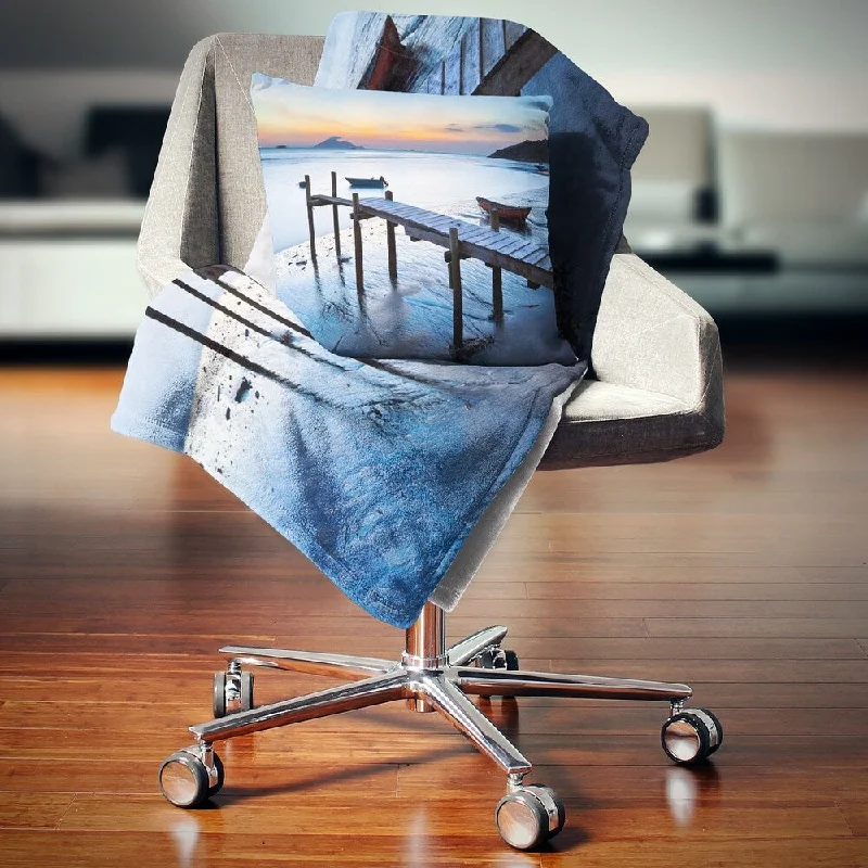 Acrylic blankets for a soft and affordable alternativeDesignart 'Old Wooden Pier in Bright Sea' Seascape Throw Blanket Acrylic blankets for a soft and affordable alternativeDesignart 'Old Wooden Pier in Bright Sea' Seascape Throw Blanket