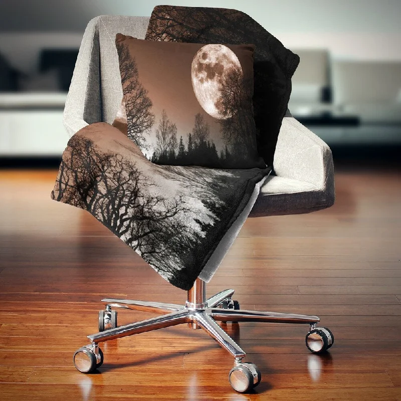 Wool blankets with natural warmth and insulationDesignart 'Red Moon Rise over Dark Trees' Landscape Fleece Throw Blanket
