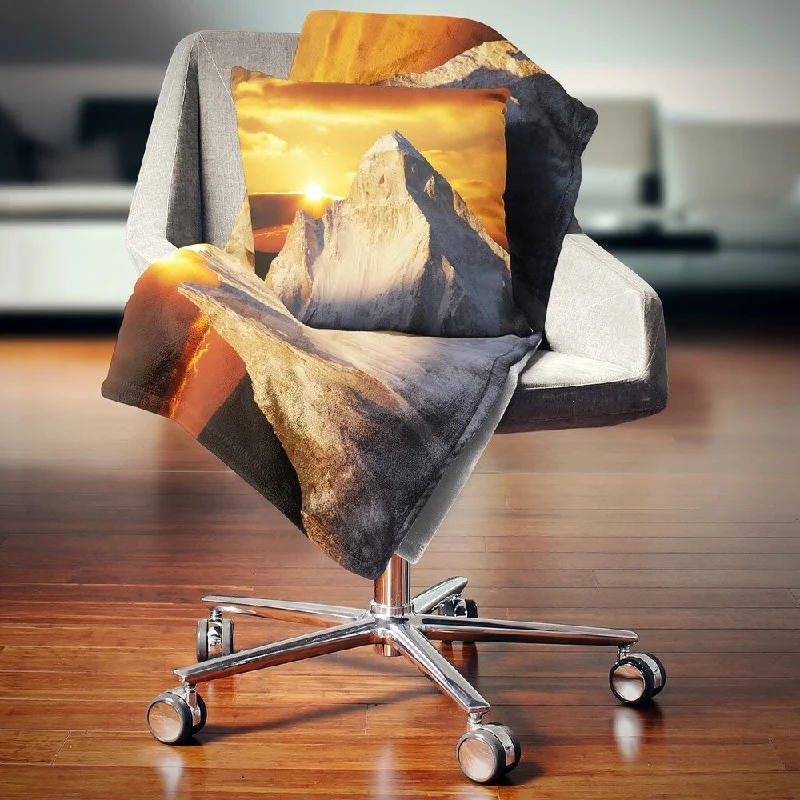Rayon from bamboo blankets for a silky and breathable feelDesignart 'Shivling Garhwal Himalaya At Sunset' Landscape Fleece Throw Blanket Rayon from bamboo blankets for a silky and breathable feelDesignart 'Shivling Garhwal Himalaya At Sunset' Landscape Fleece Throw Blanket