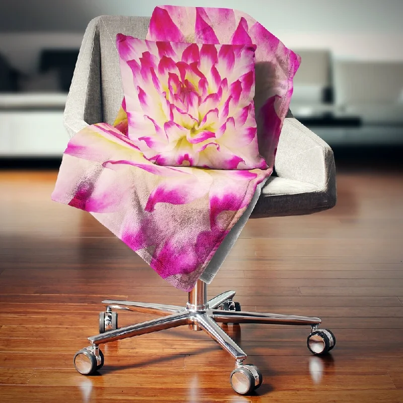Recycled polyester blankets for an eco - conscious optionDesignart 'Smooth Purple White Flower Petals' Floral Throw Blanket Recycled polyester blankets for an eco - conscious optionDesignart 'Smooth Purple White Flower Petals' Floral Throw Blanket