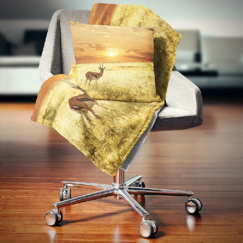 Silk blankets with a smooth and elegant touchDesignart 'Solitary Antelope in Grassland' African Landscape Fleece Throw Blanket Silk blankets with a smooth and elegant touchDesignart 'Solitary Antelope in Grassland' African Landscape Fleece Throw Blanket