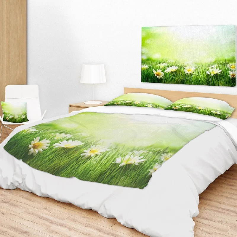 King - size blankets to cover large beds comfortablyDesignart 'Spring Meadow with Daisies' Animal Throw Blanket King - size blankets to cover large beds comfortablyDesignart 'Spring Meadow with Daisies' Animal Throw Blanket