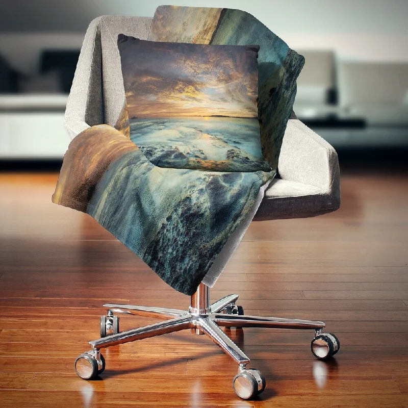 Chenille blankets with a thick and fuzzy textureDesignart 'The Tanah Lot Temple In Bali Island' Modern Beach Throw Blanket
