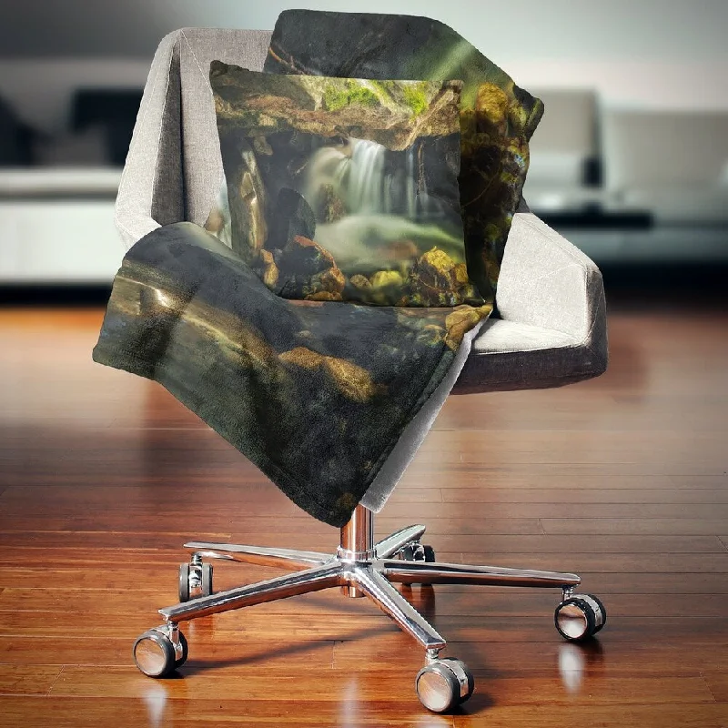 King - size blankets to cover large beds comfortablyDesignart 'Wasatch National Forest Waterfall' Landscape Fleece Throw Blanket King - size blankets to cover large beds comfortablyDesignart 'Wasatch National Forest Waterfall' Landscape Fleece Throw Blanket