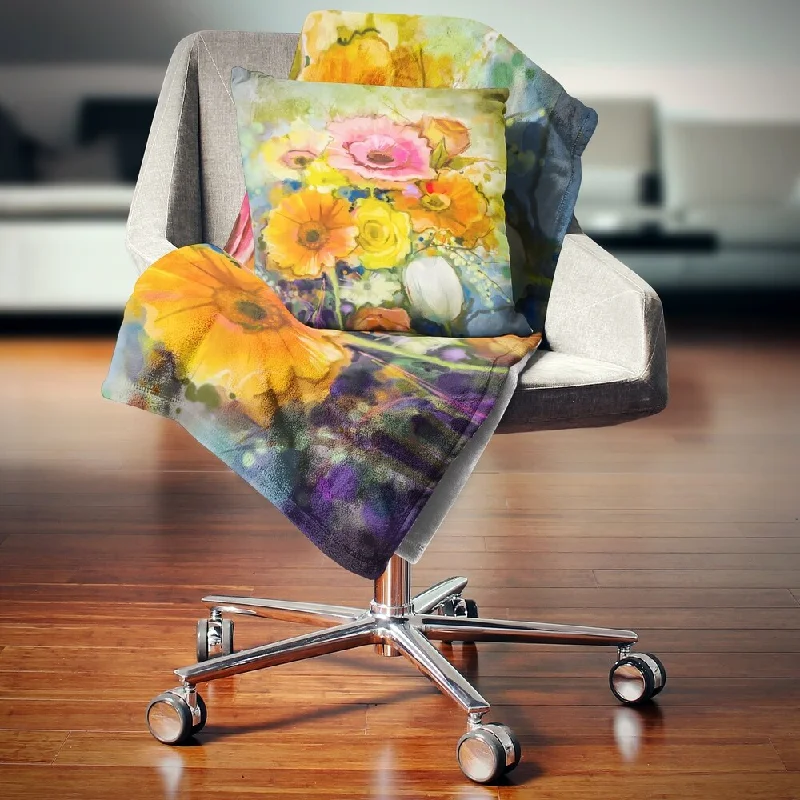 Chenille blankets with a thick and fuzzy textureDesignart 'White Gerbera Red Rose and Tulips' Floral Throw Blanket