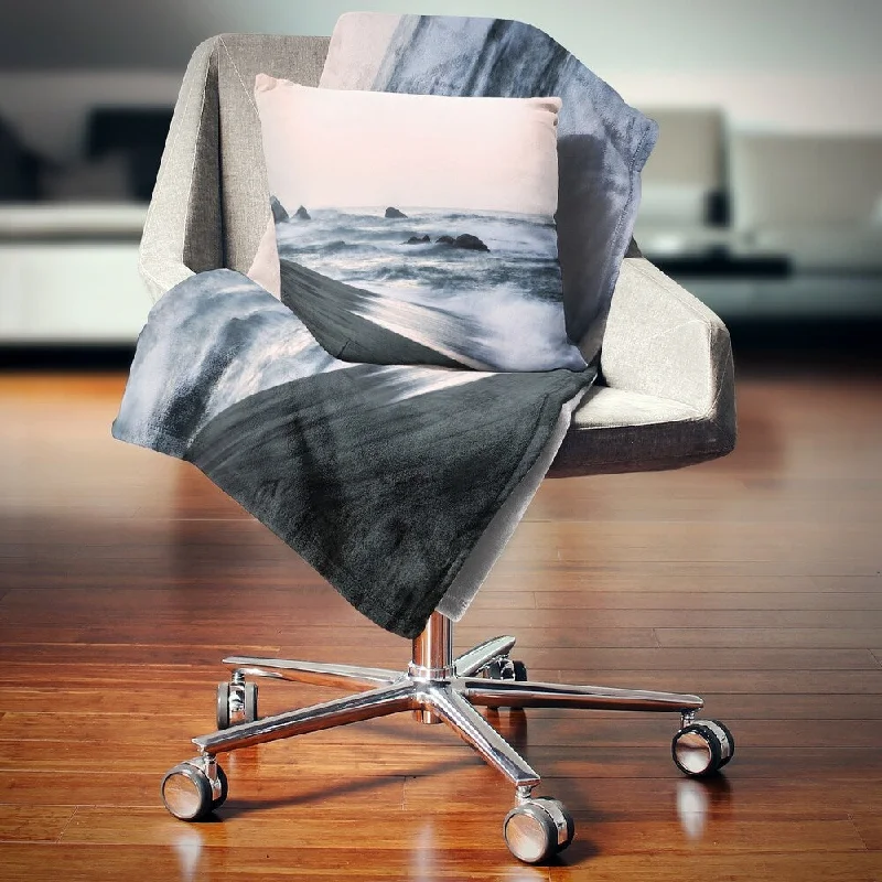 Silk blankets with a smooth and elegant touchDesignart 'Wonderful Long Exposure Sea Waves' Beach Photo Throw Blanket Silk blankets with a smooth and elegant touchDesignart 'Wonderful Long Exposure Sea Waves' Beach Photo Throw Blanket