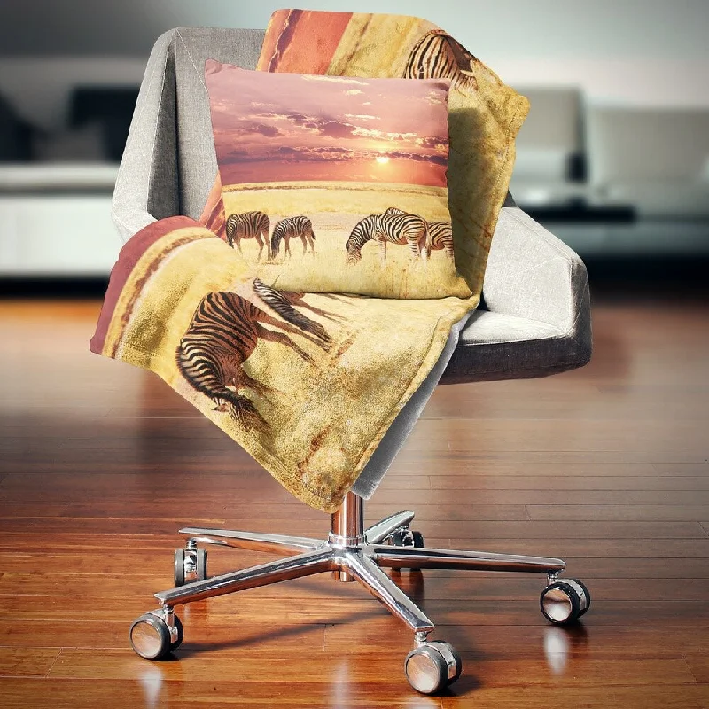 Mohair blankets with a unique sheen and softnessDesignart 'Zebras Grazing Together at Sunset' Modern Landscape Fleece Throw Blanket Mohair blankets with a unique sheen and softnessDesignart 'Zebras Grazing Together at Sunset' Modern Landscape Fleece Throw Blanket