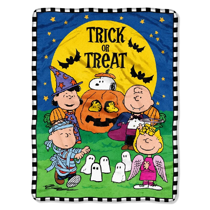 Recycled polyester blankets for an eco - conscious optionENT 659 Peanuts Spooky Gang Throw Blanket Recycled polyester blankets for an eco - conscious optionENT 659 Peanuts Spooky Gang Throw Blanket