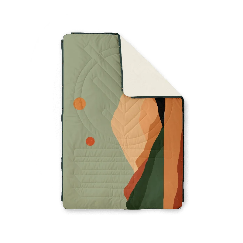 Chenille blankets with a thick and fuzzy textureVOITED Fleece Outdoor Camping Blanket - Jasper Chenille blankets with a thick and fuzzy textureVOITED Fleece Outdoor Camping Blanket - Jasper